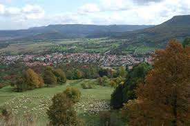 Ob kuckucksuhr, schwarzwälder kirschtorte, mercedes oder porsche. Biospharengebiet Schwabische Alb Schwaebische Alb