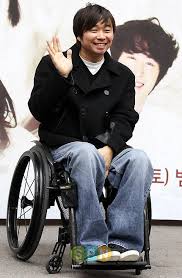 This is 인체조직기증재단) 생명나눔 릴레이 인터뷰 1 / 가수 '강원래' by 비온뒤 메인 on vimeo, the home for high quality videos and the people who love them. ê°•ì›ëž˜ í•˜ë°˜ì‹ ë§ˆë¹„ ê³ ì³ì£¼ê² ë‹¤ê³  ê³¼í•œ ê´€ì‹¬ ë¶ˆíŽ¸