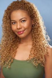 Sarah Osman's Instagram, Twitter & Facebook