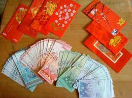 Pahanya yang putih seperti susu mulai terbuka menantang dengan gairah dihadapanku. 8 Adat Resam Pantang Larang Ketika Sambutan Tahun Baru Cina Eztakaful
