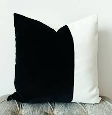 Black And White Throw Pillows For Couch Luxury Black And White Velvet Pillow Black Pillows Pillow Etsy In 2020 Black And White Cushions Black Pillows Black Throw Pillows