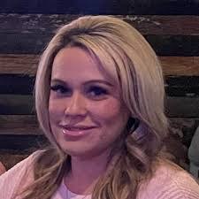 Danielle Giraud's Instagram, Twitter & Facebook