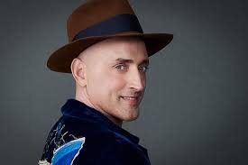 Criador de dona hermínia e de outros personagens de acordo com o g1 o quadro de saúde de paulo gustavo piorou na noite de domingo, quando sofreu uma embolia pulmonar. L0hyvjy9y5kbsm