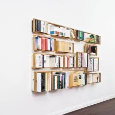 Découvrez 77 modèles d'étagères murales design et trouvez l'inspiration pour mettre en valeur votre collection de livres et. Manque De Place Avez Vous Pense A L Etagere Volante Etagere Murale Bois Etagere Murale Livre Decoration Bibliotheque