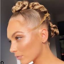 The messiness of the hairstyle creates both volume and interest making it a great choice for women with medium to long hair. 100 Best Thin Hair Styling Tips Hairstyle Secrets Hairstyle Secrets
