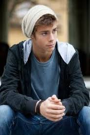 Jeremy Freaking Sumpter Peter Pan Loved Him So Much When I Watched Peter Pan Forever Ago I Do I Do I Do Believe In Fair Jeremy Sumpter Peter Pan Cute Guys