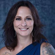 Amazon.com: Invincible: How to Embrace Failure and Achieve Transformational  Success (Inspired Stories of Real People with Unconquerable Will to Thrive  and Be Alive Book 2) eBook : Wendy Elliott MBA/HCM, Jessica Vera