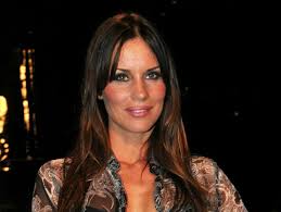 Debutta in televisione prendendo parte a non è la rai, programma in onda su italia 1 a cui giunge nel 1993. Antonella Mosetti E La Tranquillita Del Viaggio Comprato In Agenzia Ttg Italia