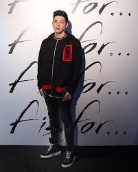 카피툰은 네이버웹툰 다음웹툰 카카오웹툰 레진코믹스 짬툰 투믹스 탑툰 만화책 미리보기 및 다시보기를 제공합니다. ç½—å­å‹‡ Wikiwand