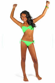 100% polyester, tissu à séchage rapide, 2 poches latérales. Maillot De Bain Fille 96 Propositions Archzine Fr Maillot De Bain Fille Maillot De Bain Maillot Enfant