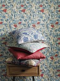 Beautiful Home Fabrics And Wallpaper Patterns Bringing English Classic Style Into Modern Decor Wallpaper House Design New Design Wallpaper Craftsman Wallpaper