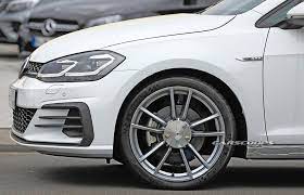 これは朗報ブレーキダストを減少させる装置を取り付けたvwゴルフがテスト中試算だとブレーキダストはドイツだけで年1万トンを排出し環境や人体に影響を与える可能性も vw ゴルフ レクサス lfa ドイツ