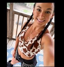 Brittany Dewitt's Instagram, Twitter & Facebook