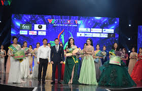 Với khả năng ngoại ngữ tốt, hà my từng giúp trần tiểu vy trong các phần thi ứng xử bằng tiếng anh. Hoa Khoi Ha My Má»™t NgÆ°á»i Ä'an Ong Binh ThÆ°á»ng Khong Thá»ƒ Yeu Toi Vov Vn