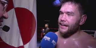 Frank Madsen vinder landets første professionelle boksekamp