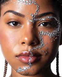 Up close and personal Models by @taeshayumiko @annaelisabethh_  @kshamashettyy @alejandraxsz Makeup by @ethangarrepy @katiegeremia  @jenaelizabethh @jacobwallll @ariyacoubian Hair by @lola_esanchez  Photography by @katalinaenriquez @brieannaandrews ...