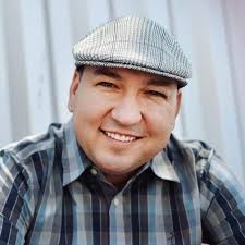 Raul Campos's Instagram, Twitter & Facebook