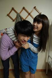 Seo in gukhas been stealing hearts for the past few months with his role as the abrasive, yet sweet and romanticyun jaeontvn's popular drama 'reply 1997'. Seo In Guk And A Pink Eunji Get Cozy On The Set Of Reply 1997 Kpopstarz