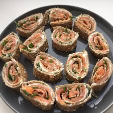 Ces Roules De Galette De Sarrasin Au Saumon Fume Et Au Fromage Frais Sont Parfaits Pour L Aperitif F Galette De Sarrasin Recettes De Cuisine Crepes Et Gaufres