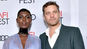 A focista felesége is azt. Joshua Jackson Uj Felesege Mar Tinikent Is Joshua Jacksont Imadta A Dawson Es A Haverokban 24 Hu
