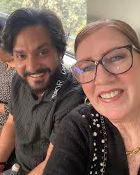 See what I saw outside ooh. Abroad chaii