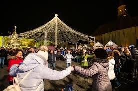 Târgul de crăciun 2019 la piața constituției. Un Milion De Oameni In VizitÄ In Cele 5 SÄptÄmani De Targ De CrÄciun La Cluj Clujul Cultural