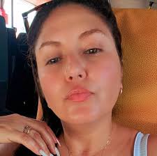 Desde que a Vicky Pickard le diagnosticaron cáncer de páncreas y le dieron  6 meses de vida, solo piensa en una cosa: el futuro de su hija sin ella