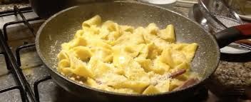 Scopri consigli, ingredienti, tempi e modalità di preparazione delle nostre gustosissime ricette pasta sfiziosi. Pasta Zafferano E Speck Come Si Fa Ricette Primi Piatti Invernali