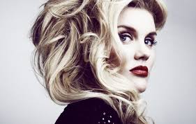 Apart from her parents, emerald has a sister named coco fennell, who is. Wallpaper Makeup Actress Hairstyle Emerald Fennell Images For Desktop Section Devushki Download