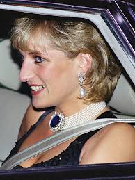 Filed under kristen stewart , movies , princess diana. Es Ist 24 Jahre Her Als Prinzessin Diana Diesen Look Trug Stylight