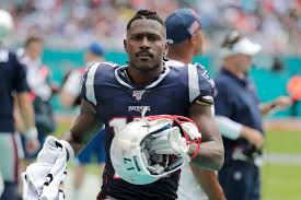 Antonio Brown Now Says He Won T Retire From Nfl People Com