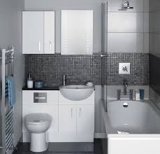 Kamar mandi sederhana tanpa atau dengan bak mandi kamar mandi adalah ruangan yang dimiliki oleh hampir semua rumah diseluruh dunia. 10 Model Kamar Mandi Efisien Untuk Luasan Sempit