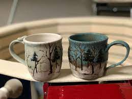 Awesome Pottery Painting Ideas For Beginner Potterypainting Pottery Painting Pottery Pottery Art