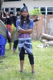 Sejarah menyatakan bahawa sebelum kedatangan penjajah barat, masyarakat alam melayu telah. Pakaian Tradisional Melayu Lama Lelaki