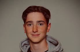 Pfullinger Ben Bayer siegt auf Olympiaschanze