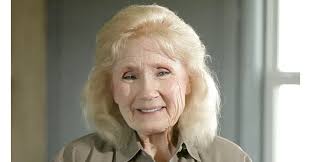 Sheila Earley's EDC tips: Flashbangs and cross body bags (VIDEO)