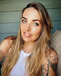 Josie Carpenter's Instagram, Twitter & Facebook