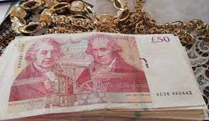 În circulație sunt bancnote de valoare: PoliÈia RomanÄ Grupare SpecializatÄ In Trafic De Persoane DestructuratÄ