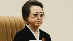 Face à un horizon pour le moins sombre, il entend renforcer l'« esprit d'unité » face à l'adversité, selon. En Coree Du Nord La Reapparition Surprise De La Tante De Kim Jong Un