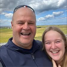 Hi, Can anyone recommend a cake maker locally? Thanks