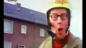André van duin noemt het overlijden van collega en goede vriendin corrie van gorp een droevige gebeurtenis. Dit Waren De 12 Meest Hilarische Typetjes Van Andre Van Duin