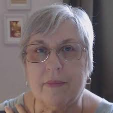 Elle Cordova's humor and defense of oxford comma and natural science