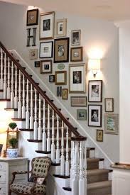 Le Mur De Cadres 6 Bonnes Raisons De L Essayer Blog Kazoart Idee Deco Escalier Deco Escalier Deco