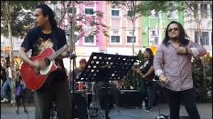 Mp3 duration 4:04 size 9.31 mb. Sambutlah Kasih Bro Rocker Suara Mantap Feat Sentuhan Buskers Cover Lovehunter Youtube