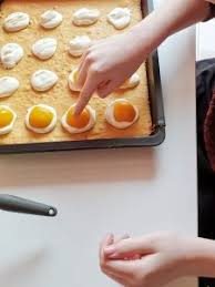 Normale, haushaltsübliche zutaten beinhalten 3. Spiegeleikuchen Vom Blech Simplylovelychaos