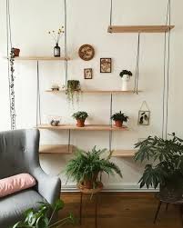 Kreatives Diy Regal Fur Pflanzen Und Andere Accessoires So Kannst Du Ein Regal Ganz Einfach Selber Bauen Entdecke Noch Mehr Woh Diy Regal Regal Regal Bauen