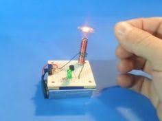 Make A Mini Tesla Coil To Wow Your Friends Http Hackaday Com 2014 12 22 Micro Tesla Coil Makes A Perfect Stocking Stuffer Tesla Coil Tesla Diy Tech