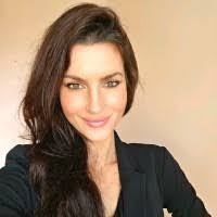 Lauren Niekamp's Instagram, Twitter & Facebook