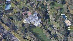 Bezos purchased the house from attorney ronald stasny for an unknown amount in 2004. Inside Jeff Bezos S New 165m Beverly Hills Mansion The Week Uk