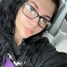 How much vinyl wrap does it take to wrap our hood mine measures 5x3ft but I  can't find anything that's all longer without buying big boy roll